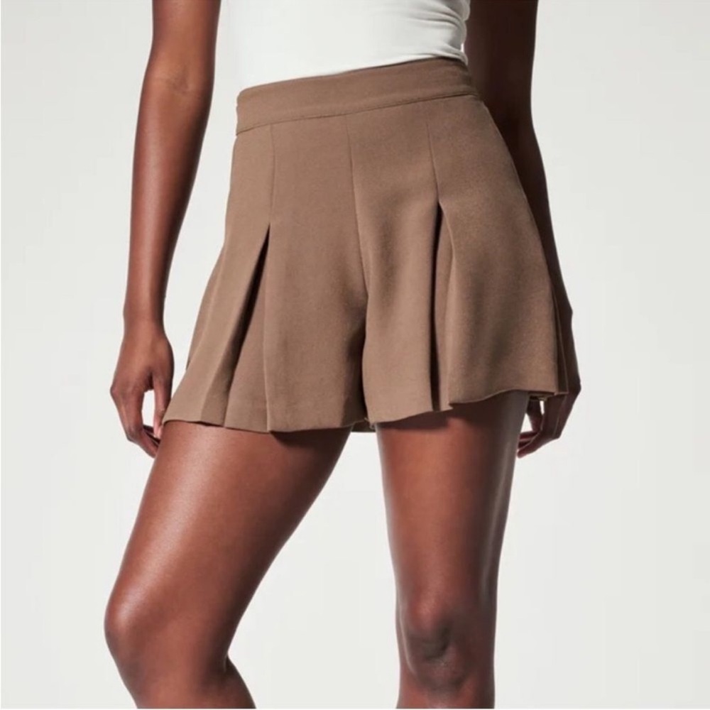 Spanx Carefree Crepe‎ Pleated Shorts in Cedar Brown Pull On Size Medium